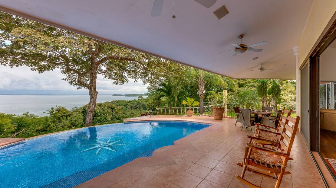 Romana_Villa2_terrace